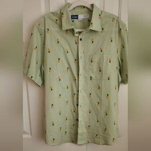 Old Navy Light Green Short Sleeve Button-Down with Pineapple Print Sz L
